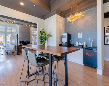 17374 N 89th Avenue - Photo Thumbnail 11
