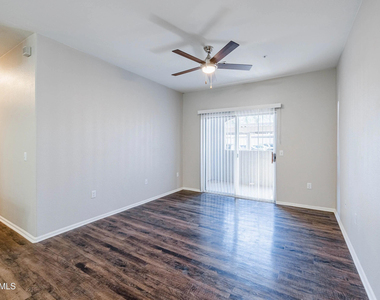 17374 N 89th Avenue - Photo Thumbnail 5