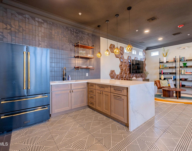 17374 N 89th Avenue - Photo Thumbnail 11