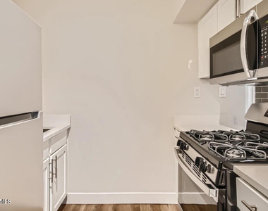 1645 E Thomas Road - Photo Thumbnail 3
