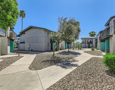 1645 E Thomas Road - Photo Thumbnail 20