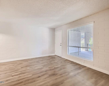 1645 E Thomas Road - Photo Thumbnail 1