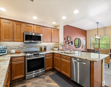 19700 N 76th Street - Photo Thumbnail 11