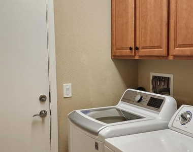 26195 W Via Del Sol Drive - Photo Thumbnail 17