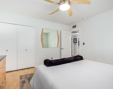 2909 E Las Rocas Drive - Photo Thumbnail 24
