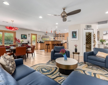 2909 E Las Rocas Drive - Photo Thumbnail 2