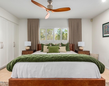 2909 E Las Rocas Drive - Photo Thumbnail 17