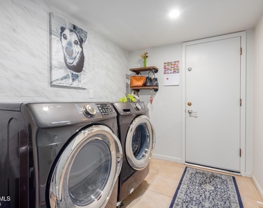 2909 E Las Rocas Drive - Photo Thumbnail 34
