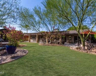 2909 E Las Rocas Drive - Photo Thumbnail 31