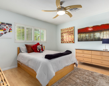 2909 E Las Rocas Drive - Photo Thumbnail 23