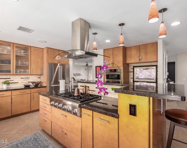 2909 E Las Rocas Drive - Photo Thumbnail 4
