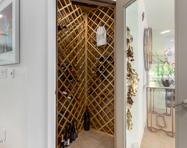 2909 E Las Rocas Drive - Photo Thumbnail 9