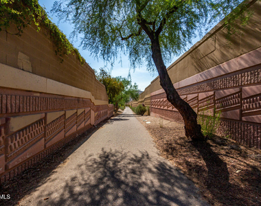 2909 E Las Rocas Drive - Photo Thumbnail 43