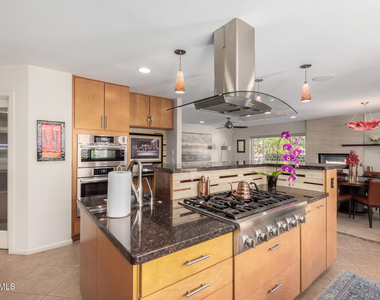 2909 E Las Rocas Drive - Photo Thumbnail 3