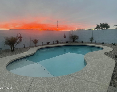 28580 N Dolomite Lane - Photo Thumbnail 3
