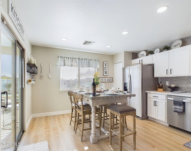 28580 N Dolomite Lane - Photo Thumbnail 13