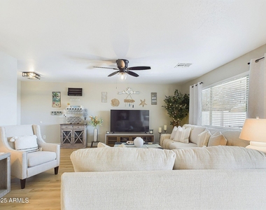 28580 N Dolomite Lane - Photo Thumbnail 7
