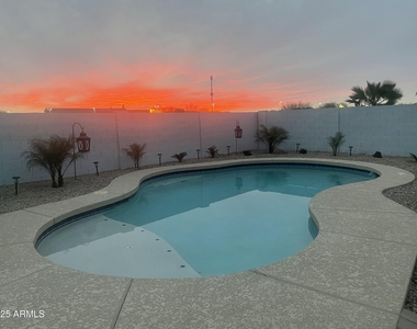 28580 N Dolomite Lane - Photo Thumbnail 2