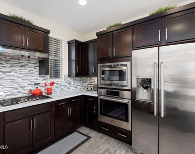 10260 E White Feather Lane - Photo Thumbnail 9
