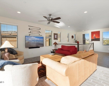 10260 E White Feather Lane - Photo Thumbnail 5