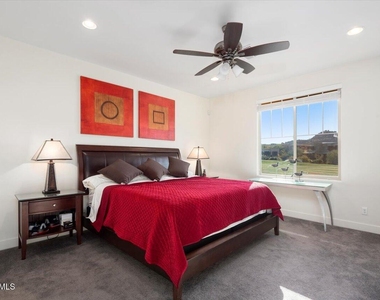 10260 E White Feather Lane - Photo Thumbnail 16