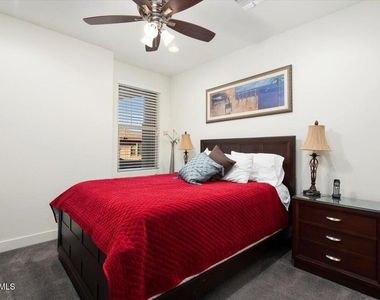 10260 E White Feather Lane - Photo Thumbnail 25