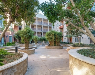 100 S Alameda Street - Photo Thumbnail 13