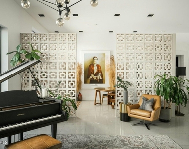 8011 E Larkspur Drive - Photo Thumbnail 5