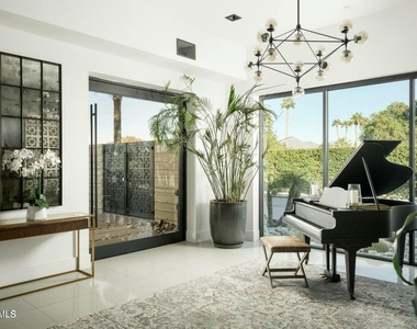 8011 E Larkspur Drive - Photo Thumbnail 4