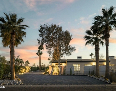 8011 E Larkspur Drive - Photo Thumbnail 2