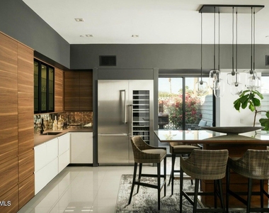 8011 E Larkspur Drive - Photo Thumbnail 17
