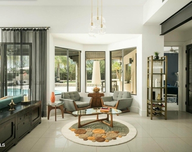 8011 E Larkspur Drive - Photo Thumbnail 11