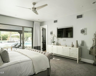 8011 E Larkspur Drive - Photo Thumbnail 25