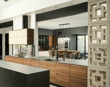 8011 E Larkspur Drive - Photo Thumbnail 15