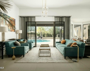 8011 E Larkspur Drive - Photo Thumbnail 10
