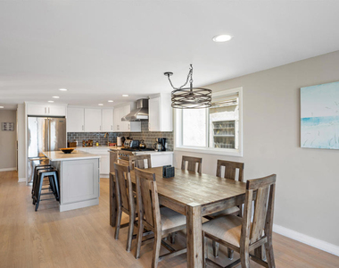 305 Ocean Drive - Photo Thumbnail 11
