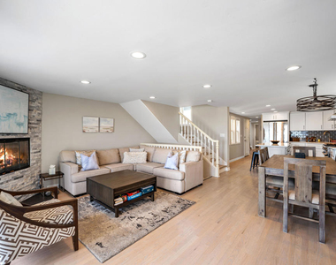 305 Ocean Drive - Photo Thumbnail 10