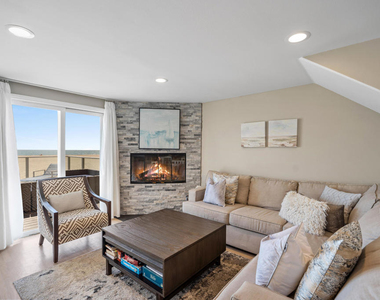 305 Ocean Drive - Photo Thumbnail 8
