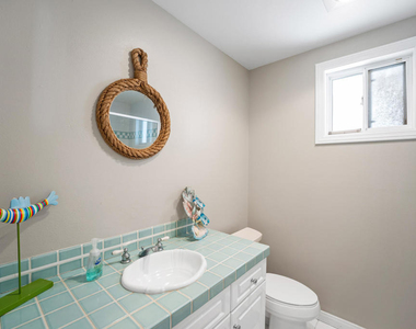 305 Ocean Drive - Photo Thumbnail 32