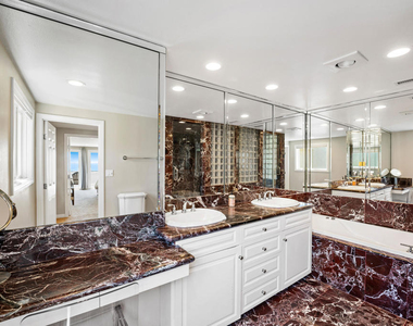 305 Ocean Drive - Photo Thumbnail 26