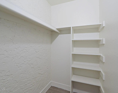 2250 W Glendale Avenue - Photo Thumbnail 5
