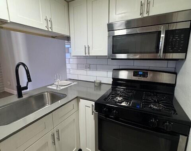 2250 W Glendale Avenue - Photo Thumbnail 1