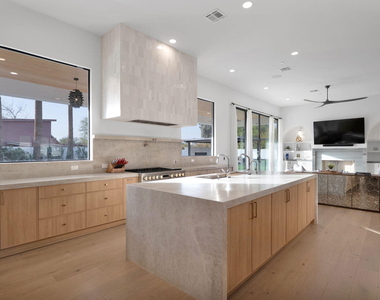 11842 N Miller Road - Photo Thumbnail 22