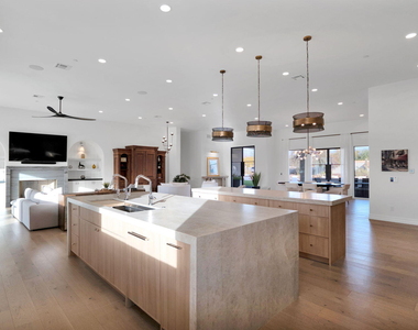 11842 N Miller Road - Photo Thumbnail 20