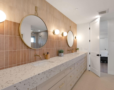 11842 N Miller Road - Photo Thumbnail 41