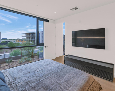 5000 N Camelback Ridge Road - Photo Thumbnail 11
