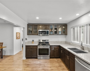 7057 Middlesbury Ridge Circle - Photo Thumbnail 2
