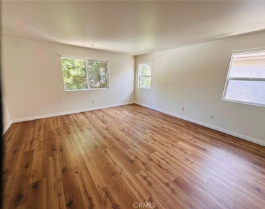 9315 Burnet Avenue - Photo Thumbnail 27