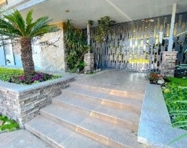 931 W 19th Street - Photo Thumbnail 25