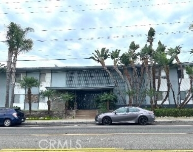 931 W 19th Street - Photo Thumbnail 27